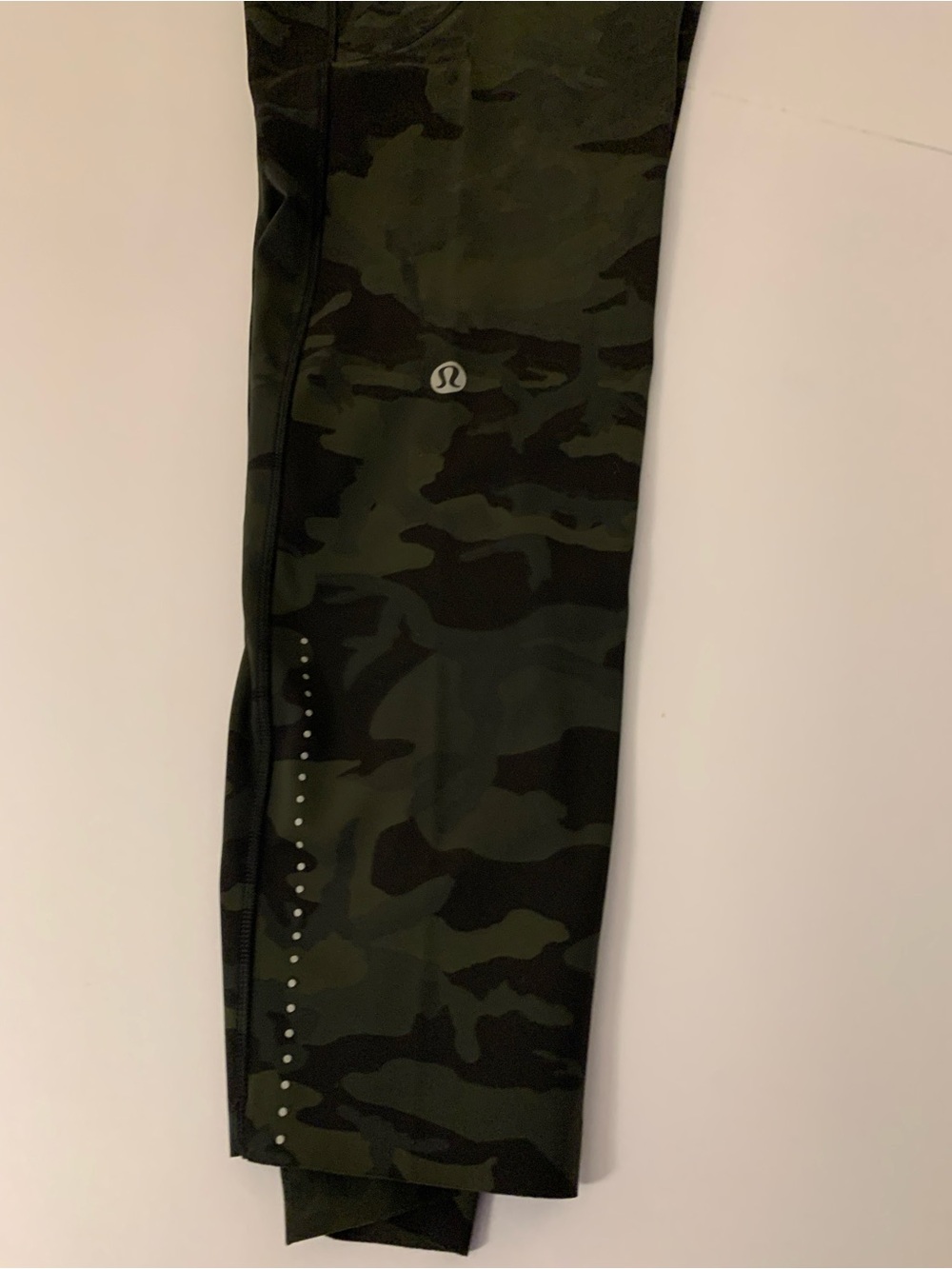 lululemon athletica Olive Green Camo High-Rise Leggings Sz 8-10 - Picture 4 of 9